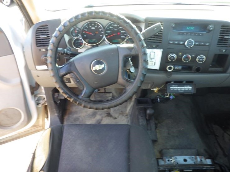 2014-chevrolet-3500hd-image-7