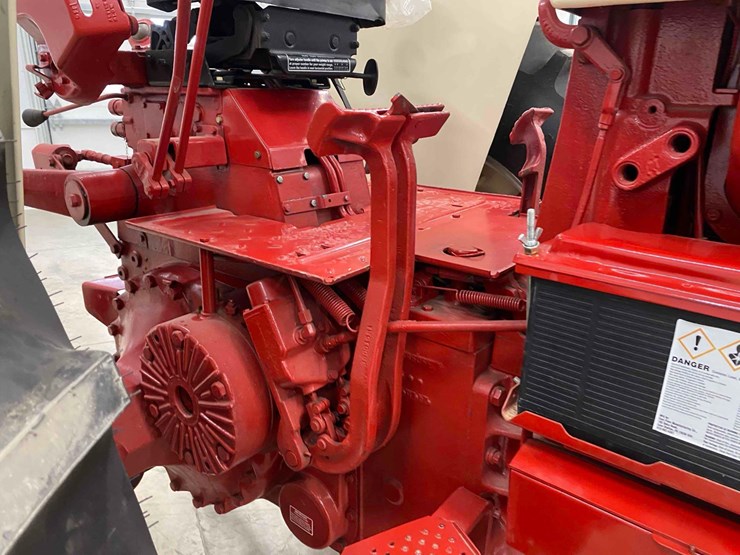 farmall-1206-open-station-restored-image-22