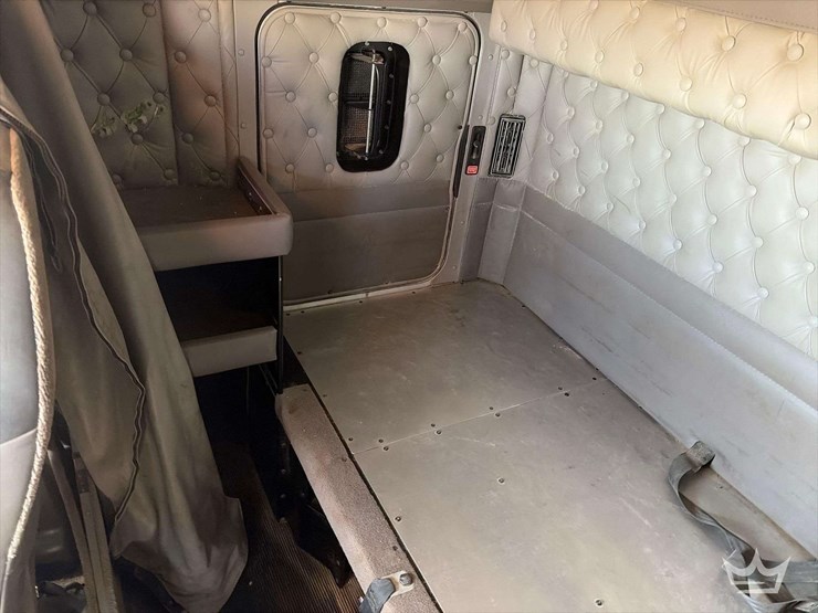 2012-kenworth-t800-image-25