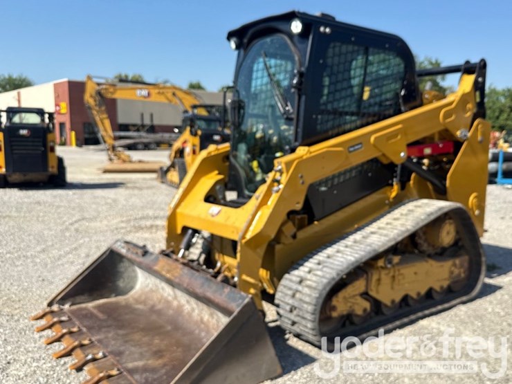 2023-caterpillar-259d3-image-1