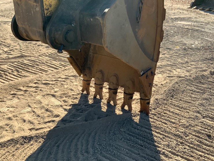 2008-komatsu-pc220-lc-image-14