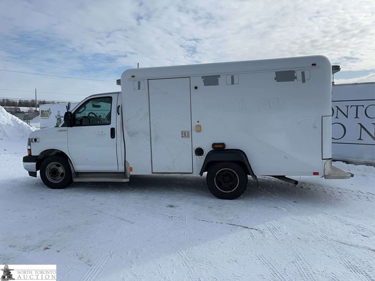 2017-chevrolet-express-s/a-ambulance-image-7