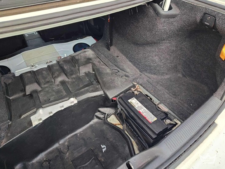 2017-dodge-charger-sedan-image-7