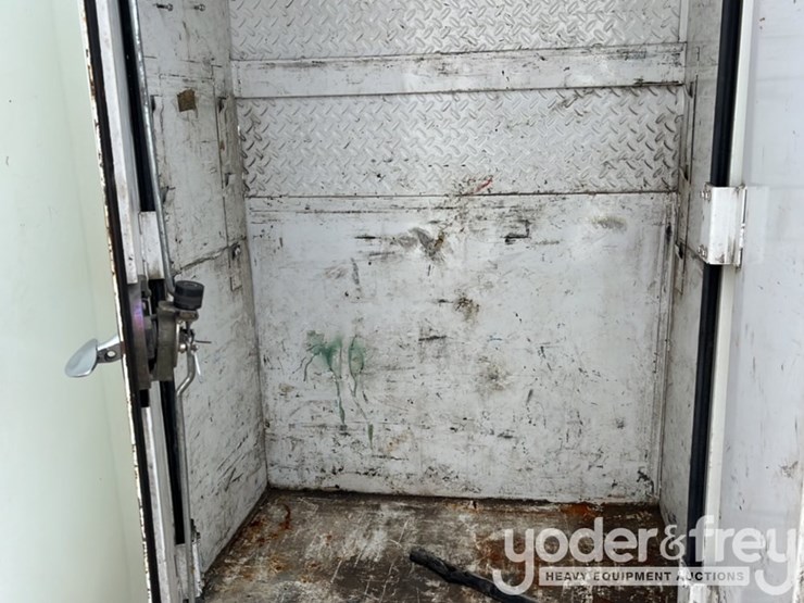 2007-kenworth-t300-image-30