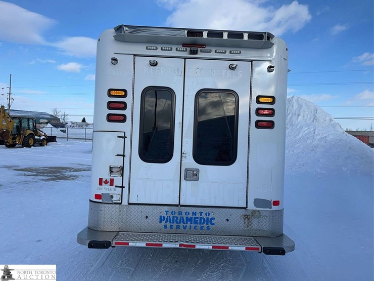 2016-chevrolet-express-s/a-ambulance-image-5
