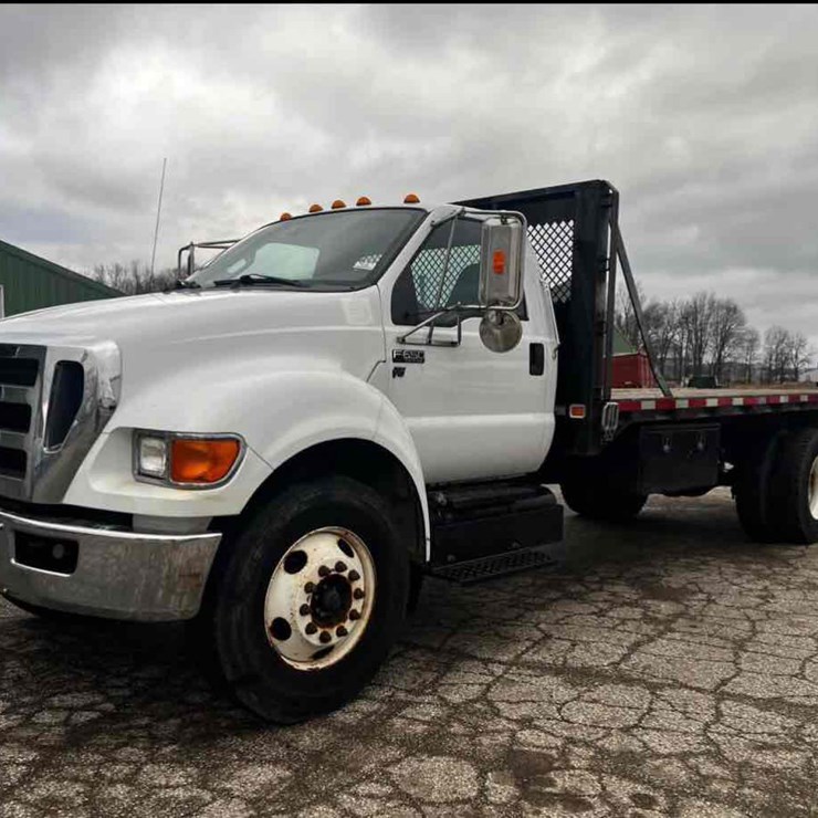 2012 FORD F650