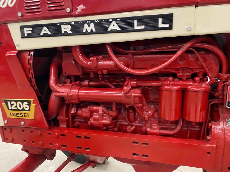 farmall-1206-open-station-restored-image-45
