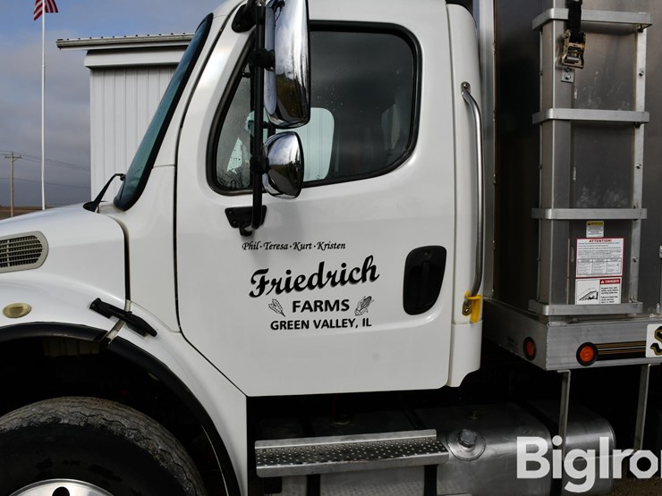 2008-freightliner-m2-106-image-13