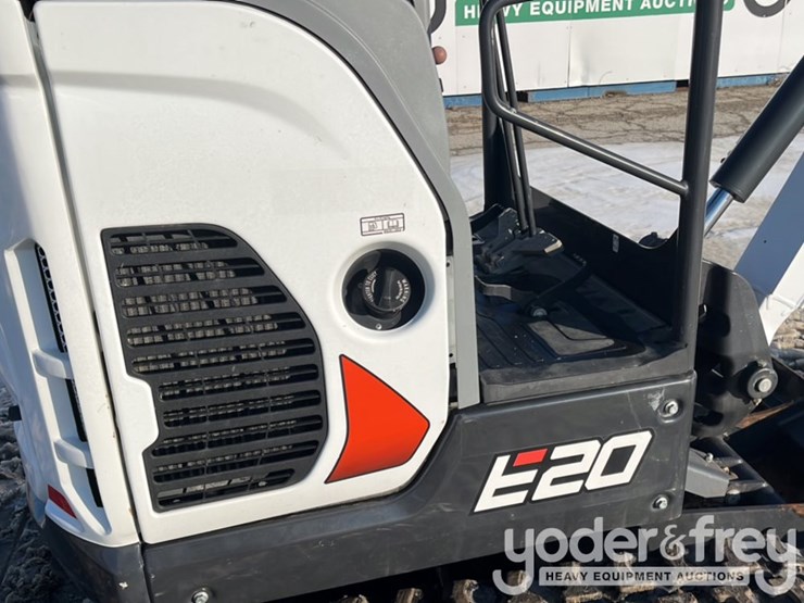 2022-bobcat-e20-image-10