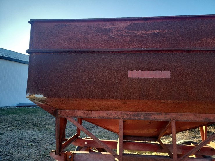 mccurdy-hopper-wagon-w/farmers-pride-running-gear-image-15