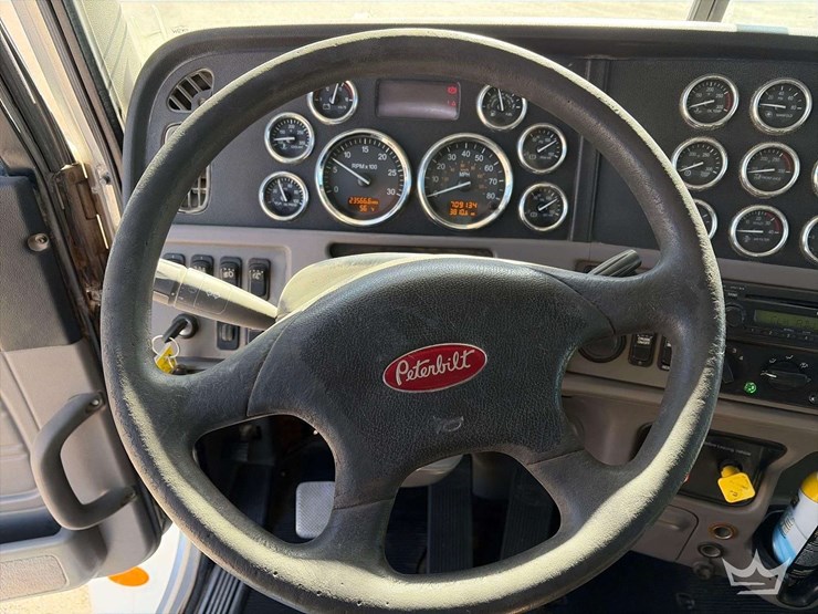 2012-peterbilt-386-image-16
