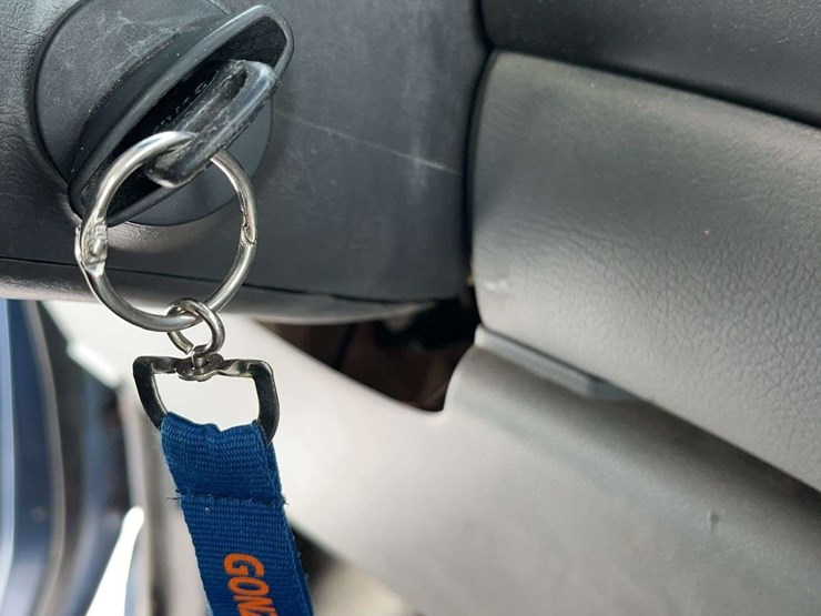 2005-ford-e-series-s/a-24-passenger-bus-image-19