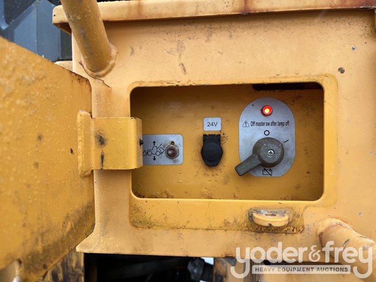 2016-hyundai-hl955-image-50