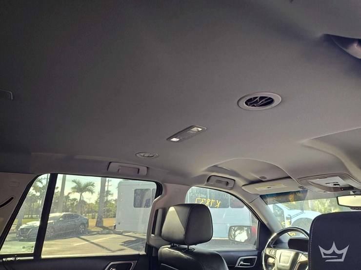 2015-gmc-yukon-denali-image-39