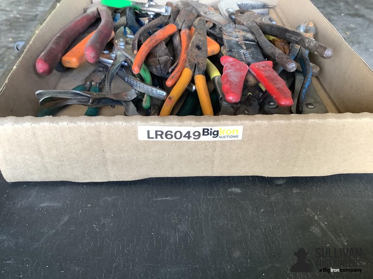 assorted-pliers-image-5