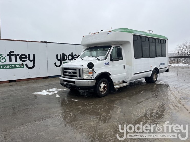 2014-ford-e450-image-2