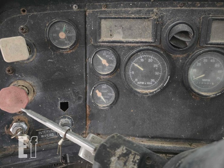 1995-ford-la9000-image-12