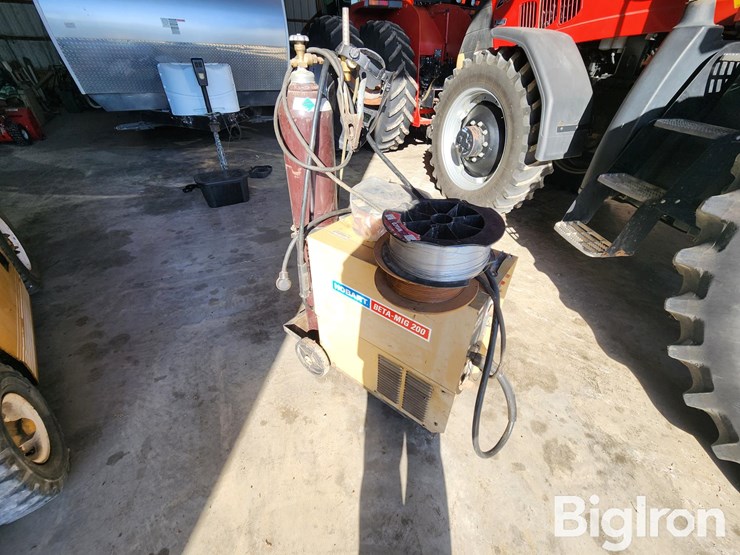 1983-hobart-beta-mig-200-welder-image-3