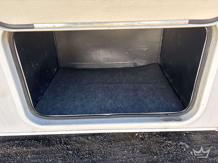 2004-ford-e450-image-38