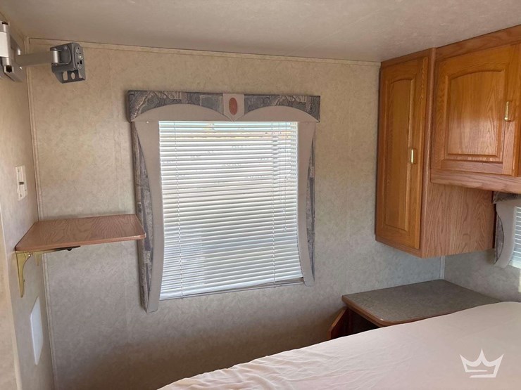 2004-ford-e450-image-66