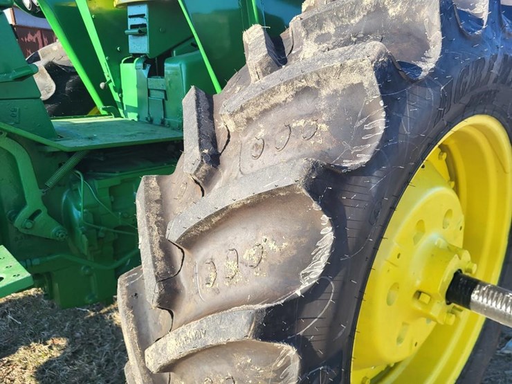 john-deere-4520-image-23