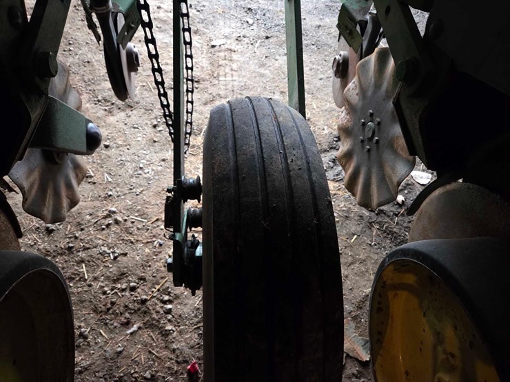 john-deere-7000-image-10