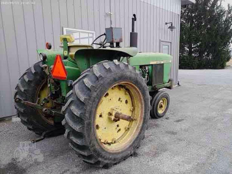 1970-john-deere-3020-image-3