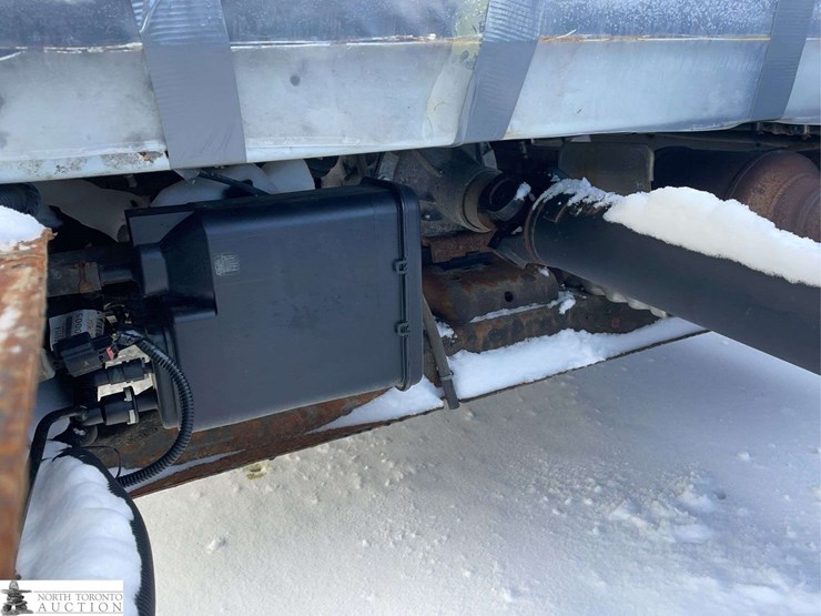 2018-chevrolet-express-dual-rear-wheel-cab-&-chassis-image-27