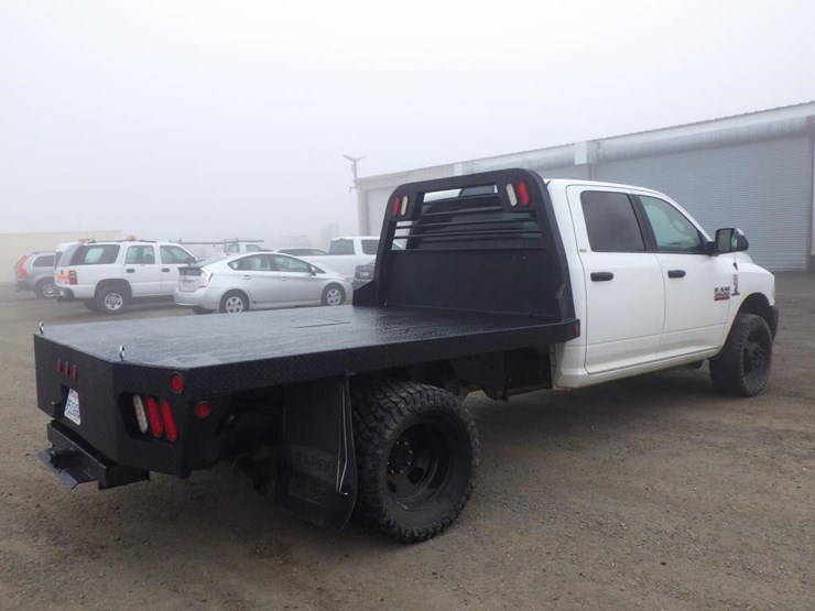 2016-dodge-3500-image-3