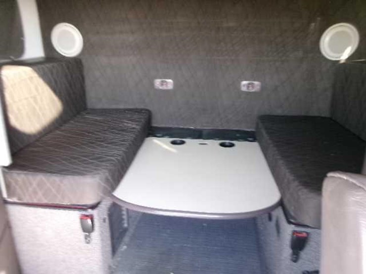 2014-volvo-vnl64t780-image-23