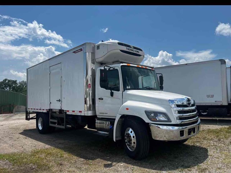 2018-hino-338-image-1