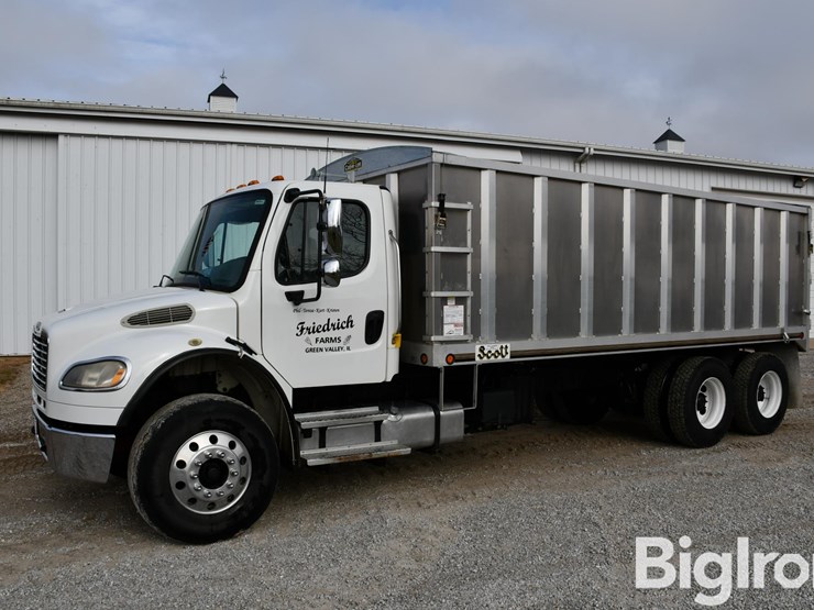 2008-freightliner-m2-106-image-1