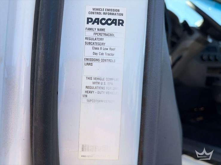 2015-peterbilt-567-image-5