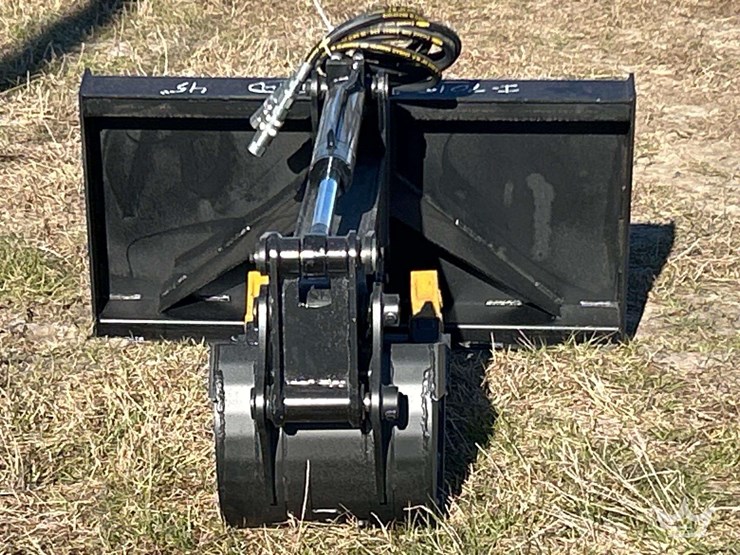 2025-pabreak-hydraulic-excavator-arm-with-tooth-bucket-skid-steer-attachment-image-10