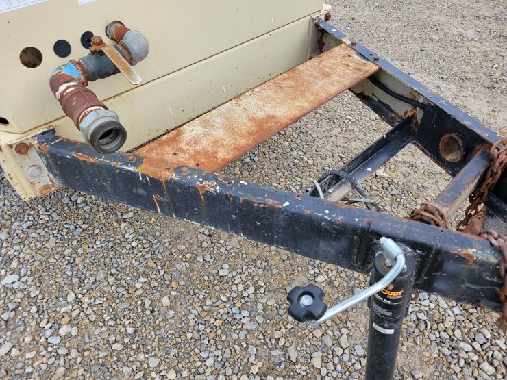 2004-ingersoll-rand-xp375-image-14