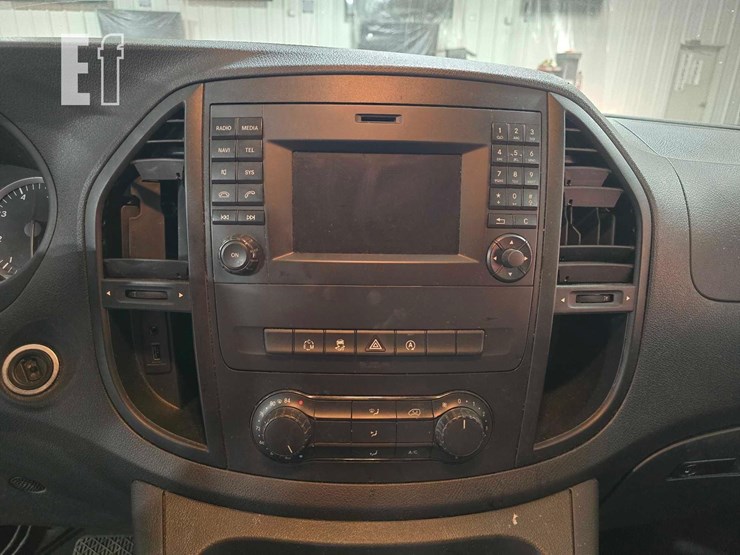 2017-mercedes-benz-metris-image-13