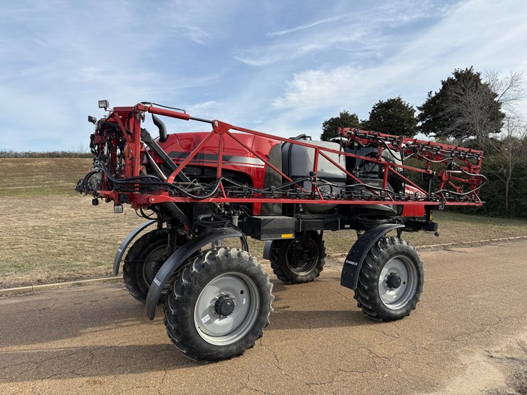 2019-case-ih-patriot-2250-image-10