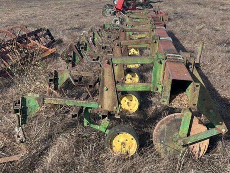 john-deere-825-image-2