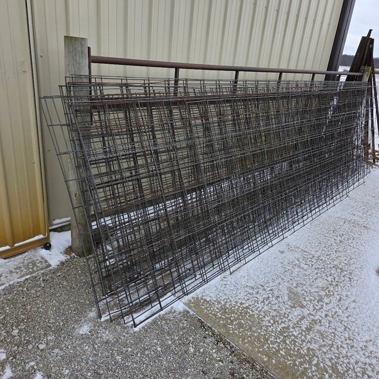 (16) 16' & (2) 8' cattle panels