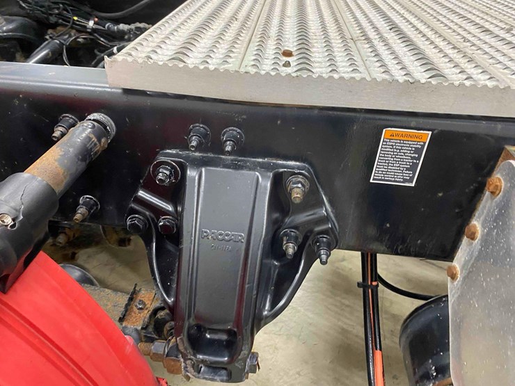 2014-peterbilt-365-image-26