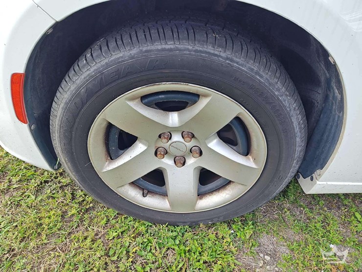 2017-dodge-charger-sedan-image-40