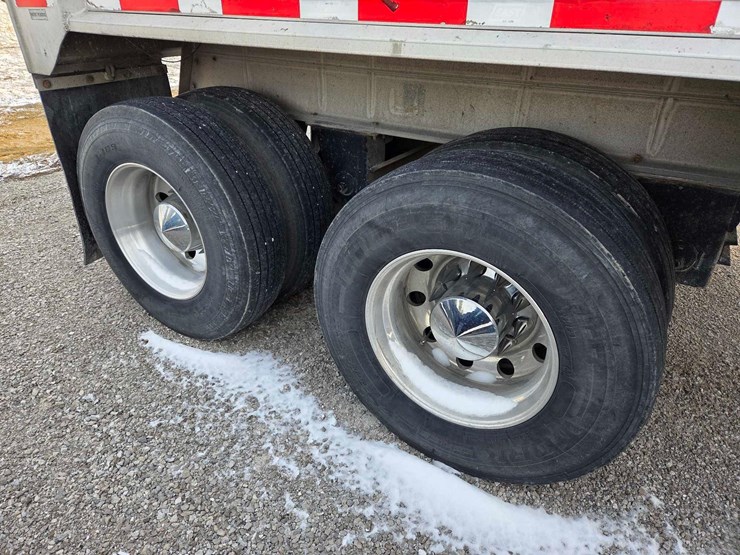 2010-east-genesis-34'x66"x96"-aluminum-frameless-dump-trailer-image-7