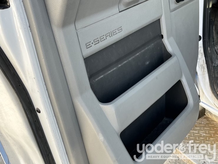 2016-ford-e450-image-25