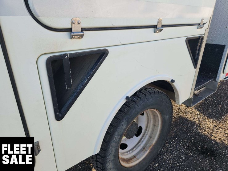 2017-ford-f550-image-42