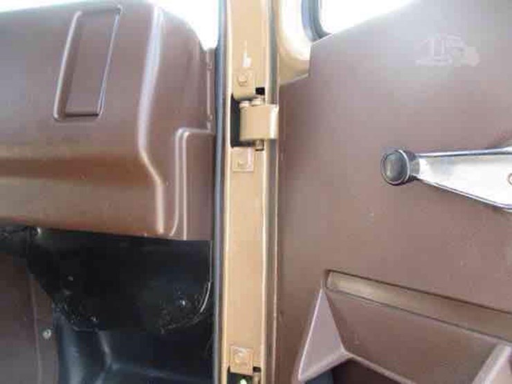 1984-international-s1900-image-30