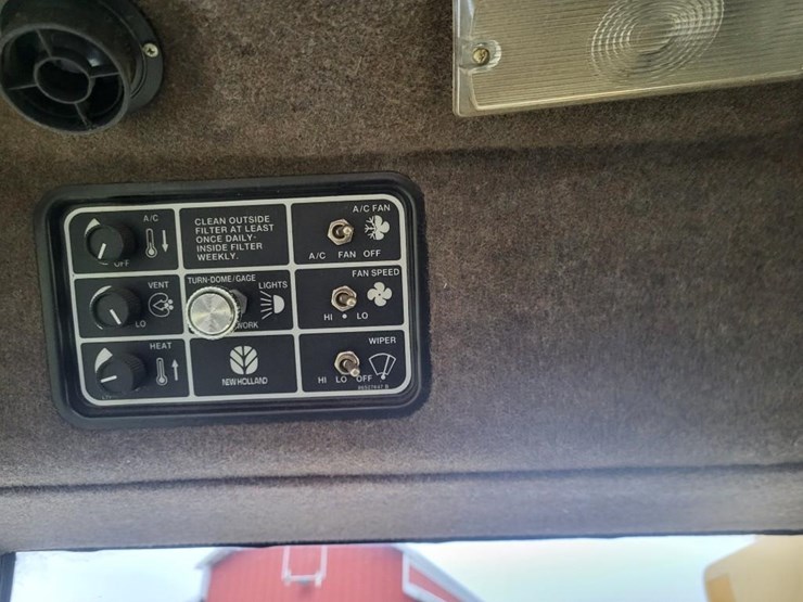 new-holland-tr88-image-66