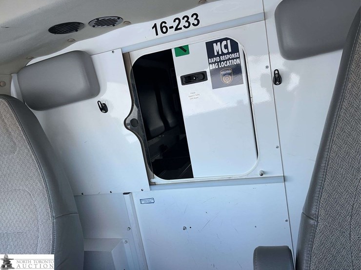 2016-chevrolet-express-s/a-ambulance-image-25