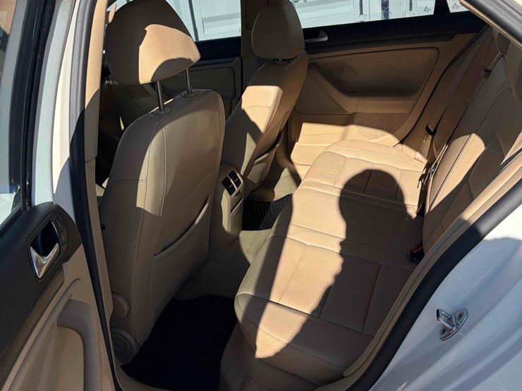 2008-volkswagon-jetta-image-10