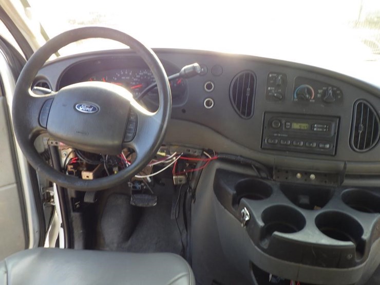 2008-ford-econoline-350-image-8