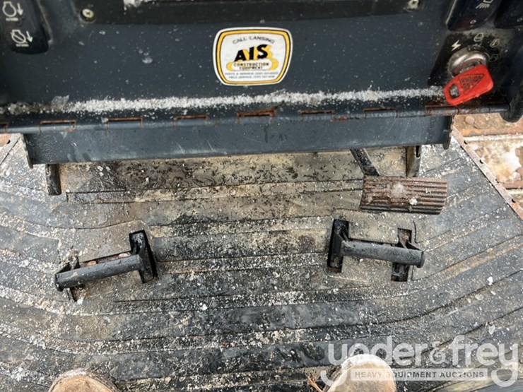 2015-deere-450j-image-29